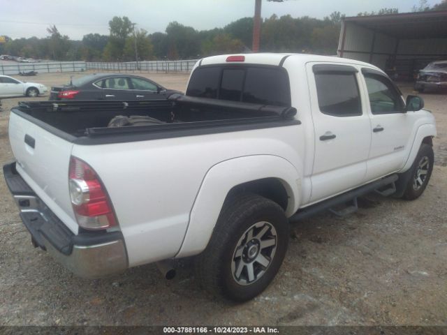 Photo 3 VIN: 5TFJU4GN7FX075618 - TOYOTA TACOMA 