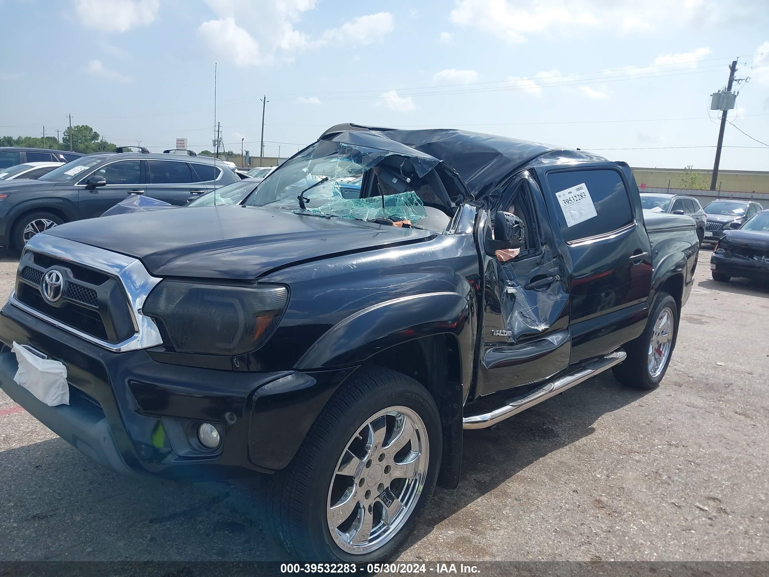 Photo 5 VIN: 5TFJU4GN8CX015133 - TOYOTA TACOMA 