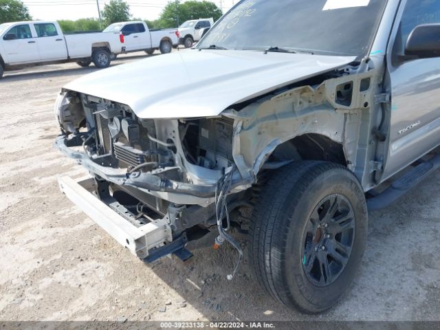 Photo 5 VIN: 5TFJU4GN9FX087981 - TOYOTA TACOMA 