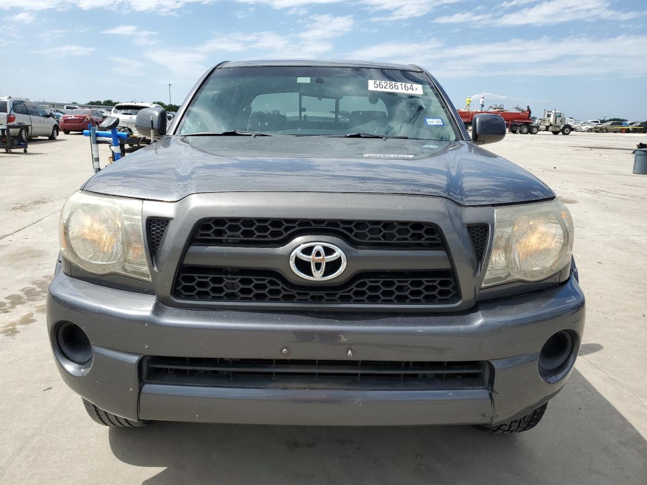 Photo 4 VIN: 5TFJU4GNXBX011034 - TOYOTA TACOMA 