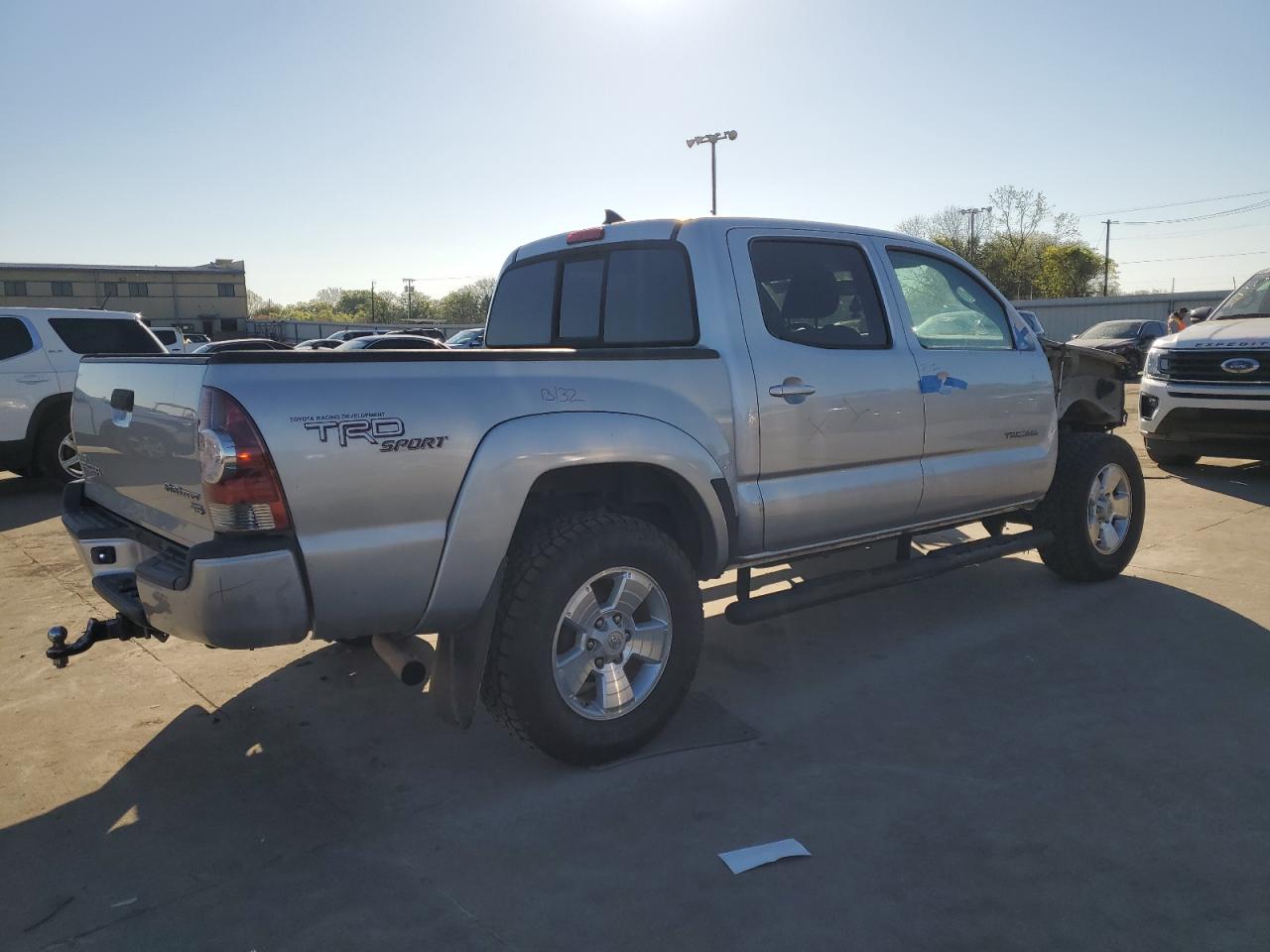 Photo 2 VIN: 5TFJU4GNXCX017742 - TOYOTA TACOMA 