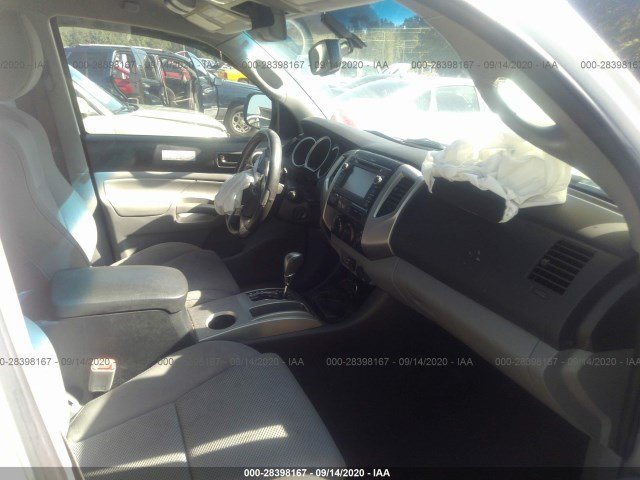 Photo 4 VIN: 5TFJU4GNXDX042139 - TOYOTA TACOMA 