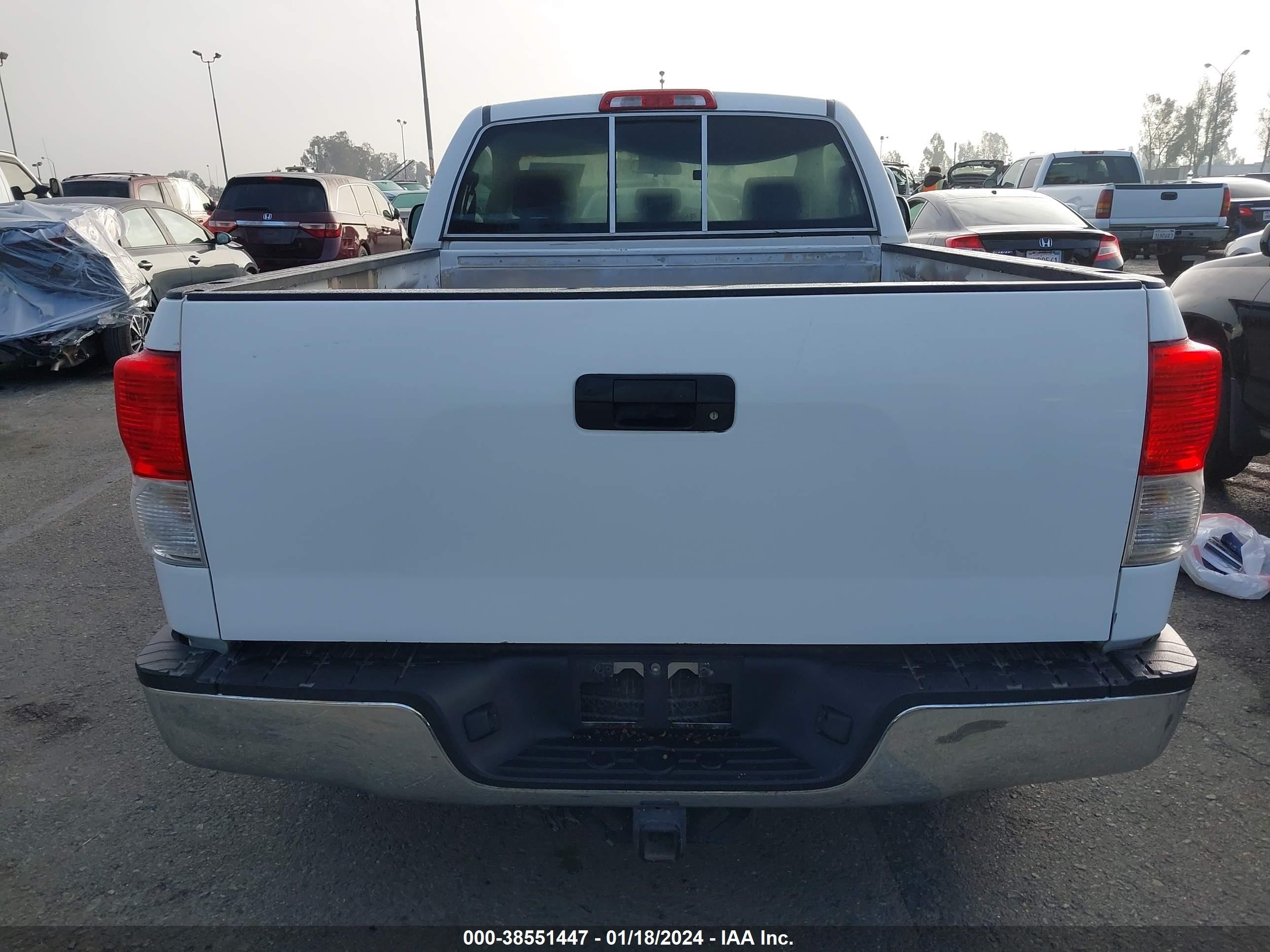 Photo 14 VIN: 5TFJU52157X001139 - TOYOTA TUNDRA 