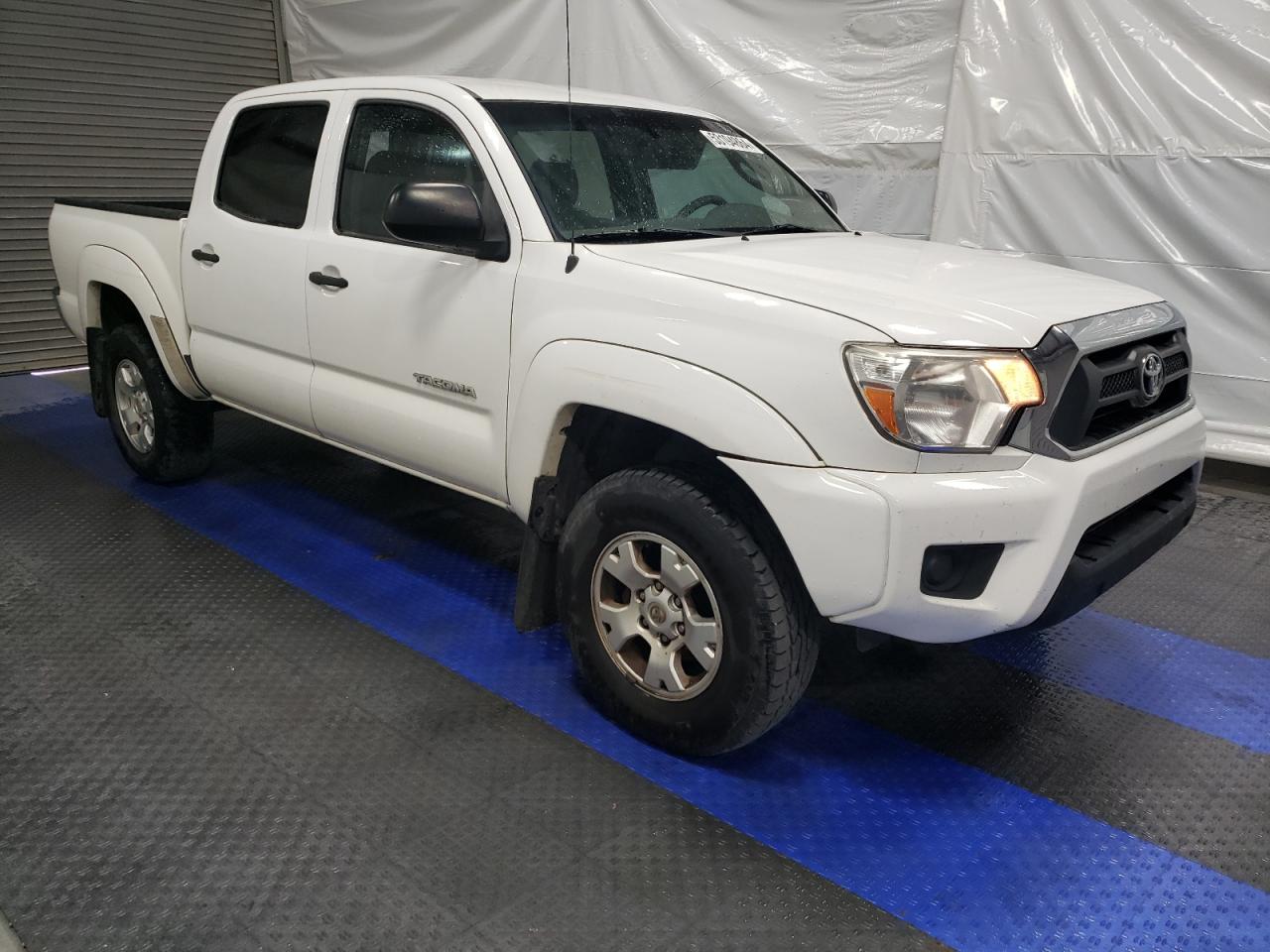 Photo 3 VIN: 5TFJX4GN1CX013537 - TOYOTA TACOMA 