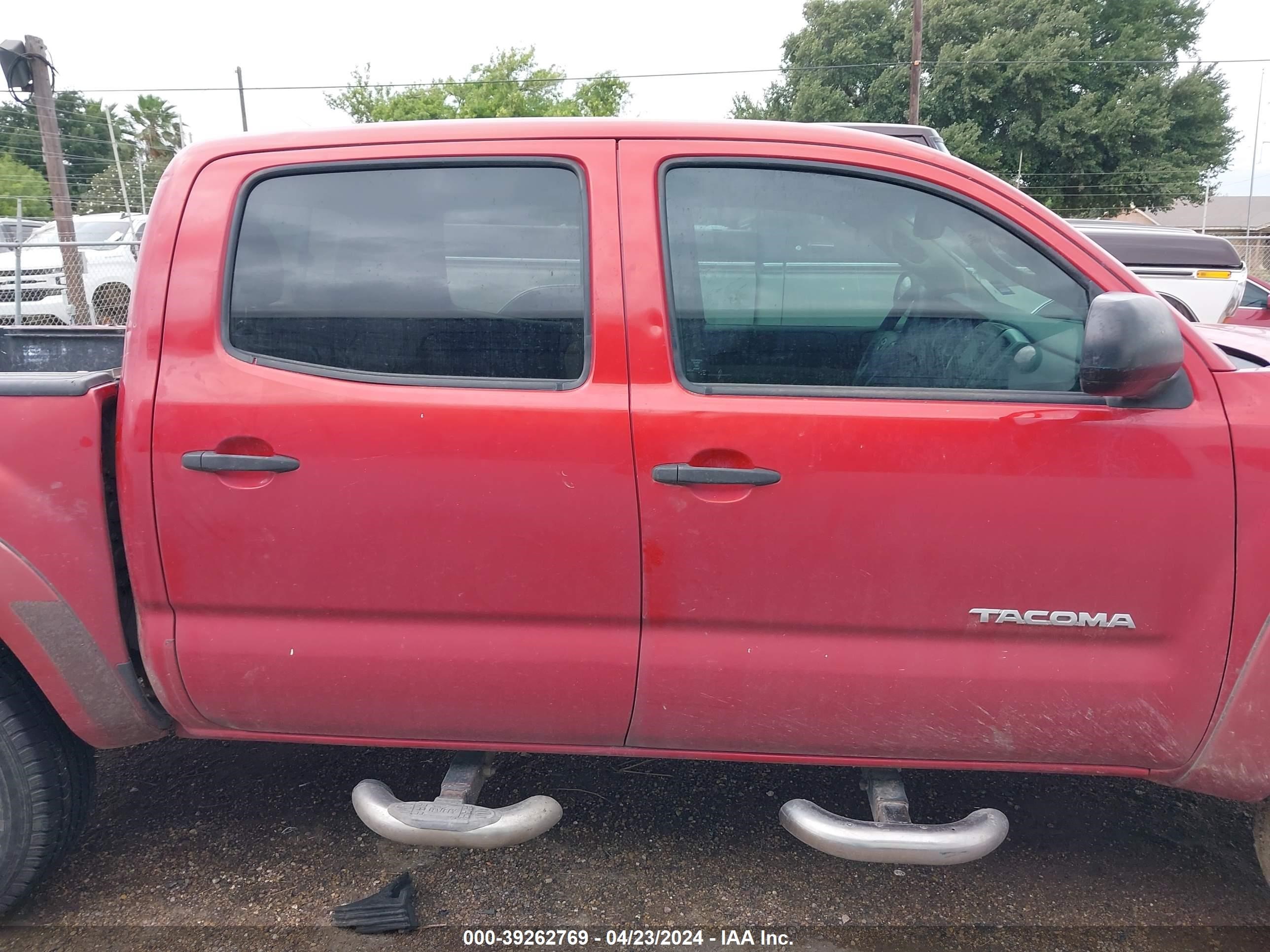 Photo 12 VIN: 5TFJX4GN2DX017713 - TOYOTA TACOMA 