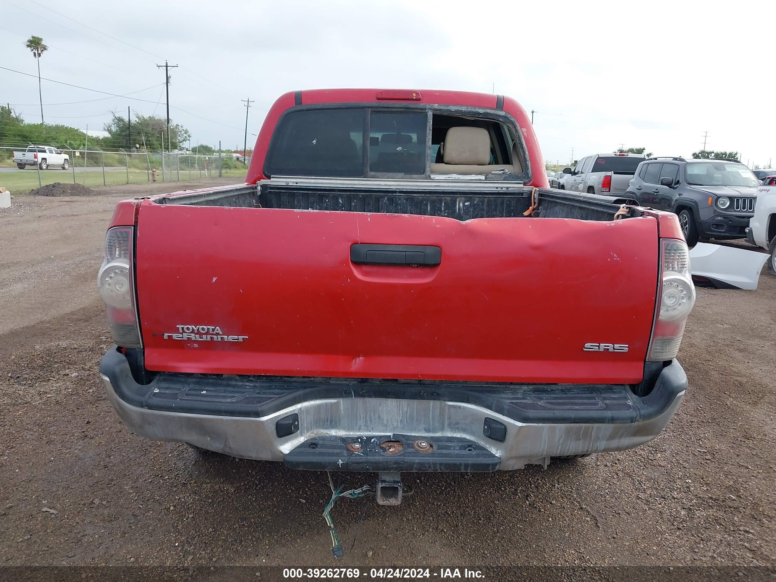 Photo 15 VIN: 5TFJX4GN2DX017713 - TOYOTA TACOMA 