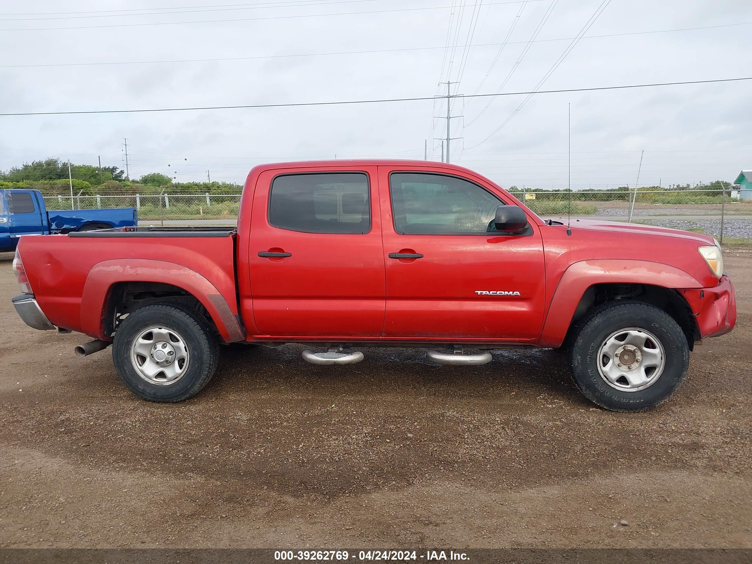 Photo 5 VIN: 5TFJX4GN2DX017713 - TOYOTA TACOMA 