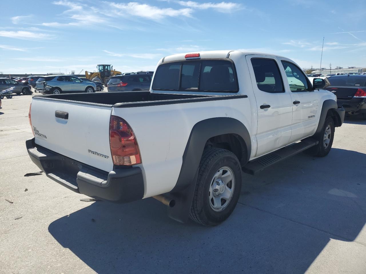 Photo 2 VIN: 5TFJX4GN3EX033288 - TOYOTA TACOMA 