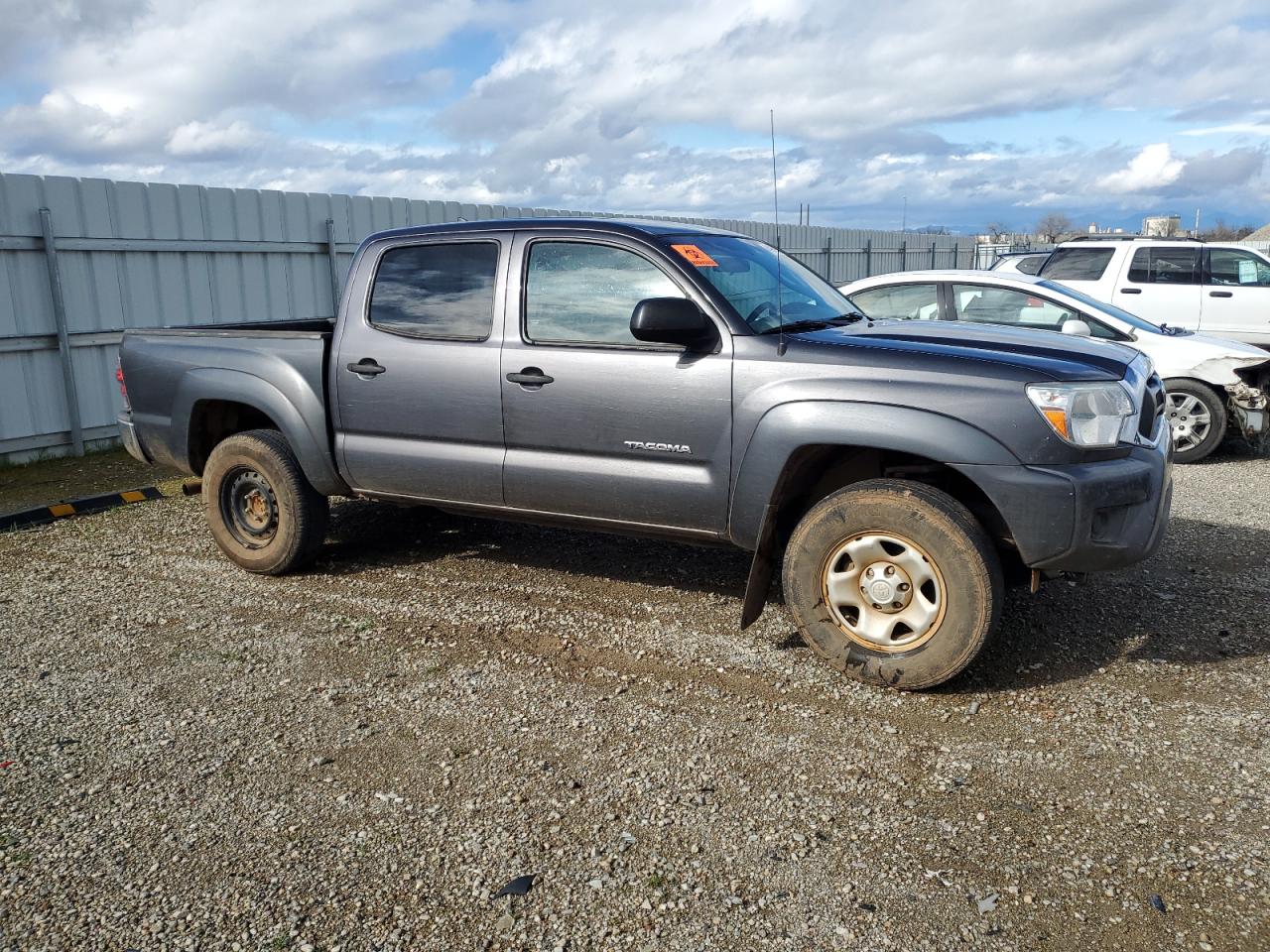 Photo 3 VIN: 5TFJX4GN7FX039435 - TOYOTA TACOMA 