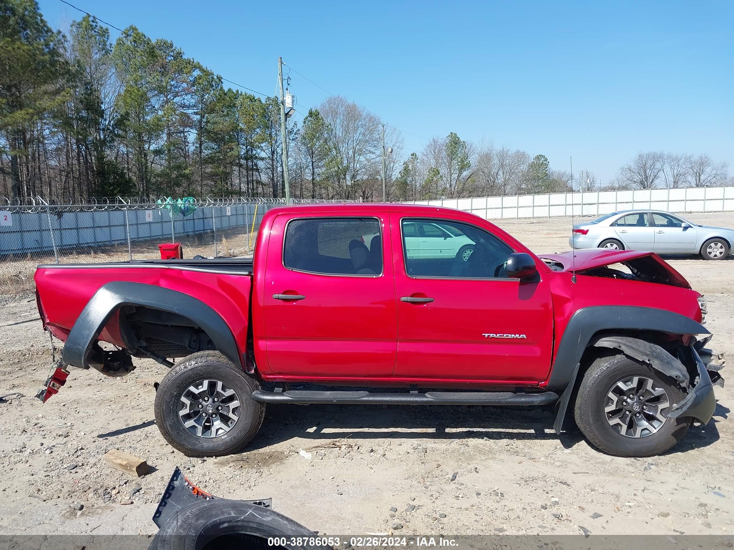 Photo 13 VIN: 5TFJX4GNXEX031084 - TOYOTA TACOMA 