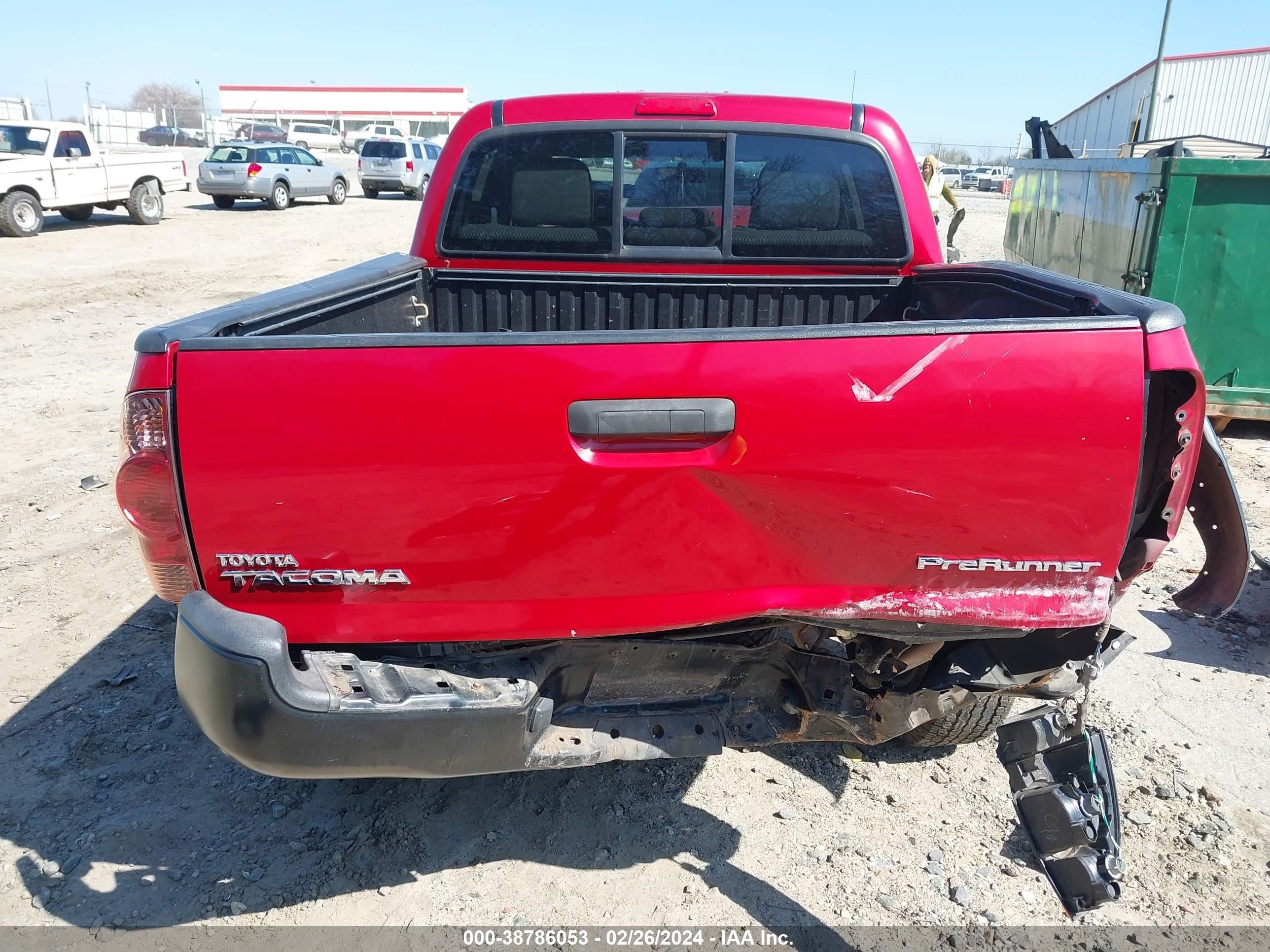 Photo 16 VIN: 5TFJX4GNXEX031084 - TOYOTA TACOMA 