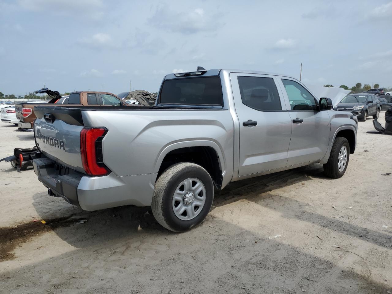 Photo 2 VIN: 5TFKB5DB7PX102635 - TOYOTA TUNDRA 