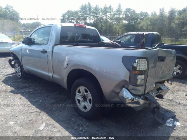 Photo 2 VIN: 5TFKM5F17AX001147 - TOYOTA TUNDRA 4WD TRUCK 