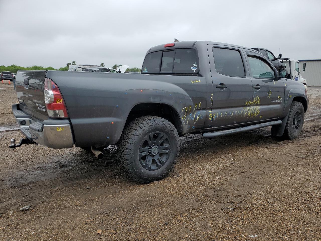 Photo 2 VIN: 5TFKU4HN1FX006779 - TOYOTA TACOMA 