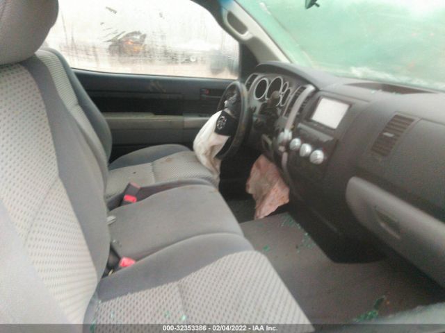 Photo 4 VIN: 5TFKW5F18BX004456 - TOYOTA TUNDRA 4WD TRUCK 