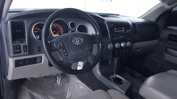 Photo 15 VIN: 5TFKY5F18AX003851 - TOYOTA TUNDRA 