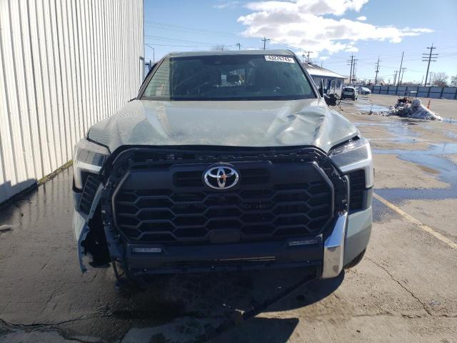 Photo 4 VIN: 5TFLA5DA6NX038650 - TOYOTA TUNDRA DOU 