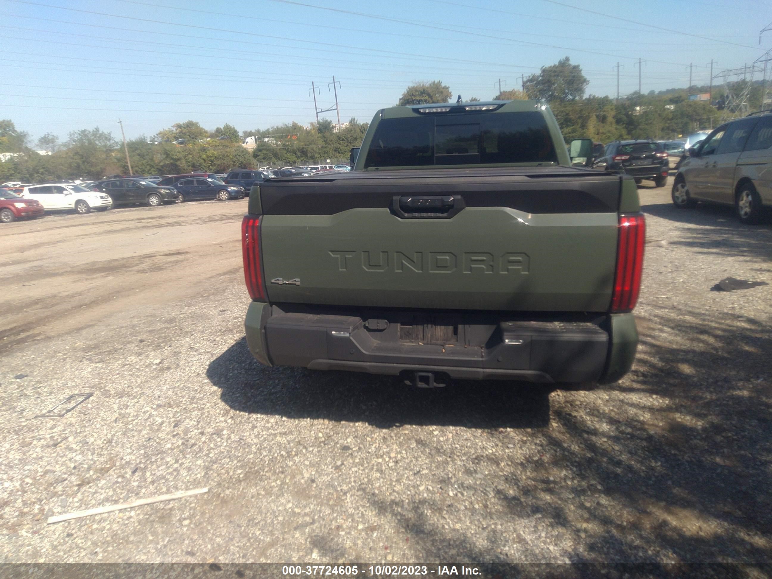 Photo 15 VIN: 5TFLA5DA8NX033028 - TOYOTA TUNDRA 