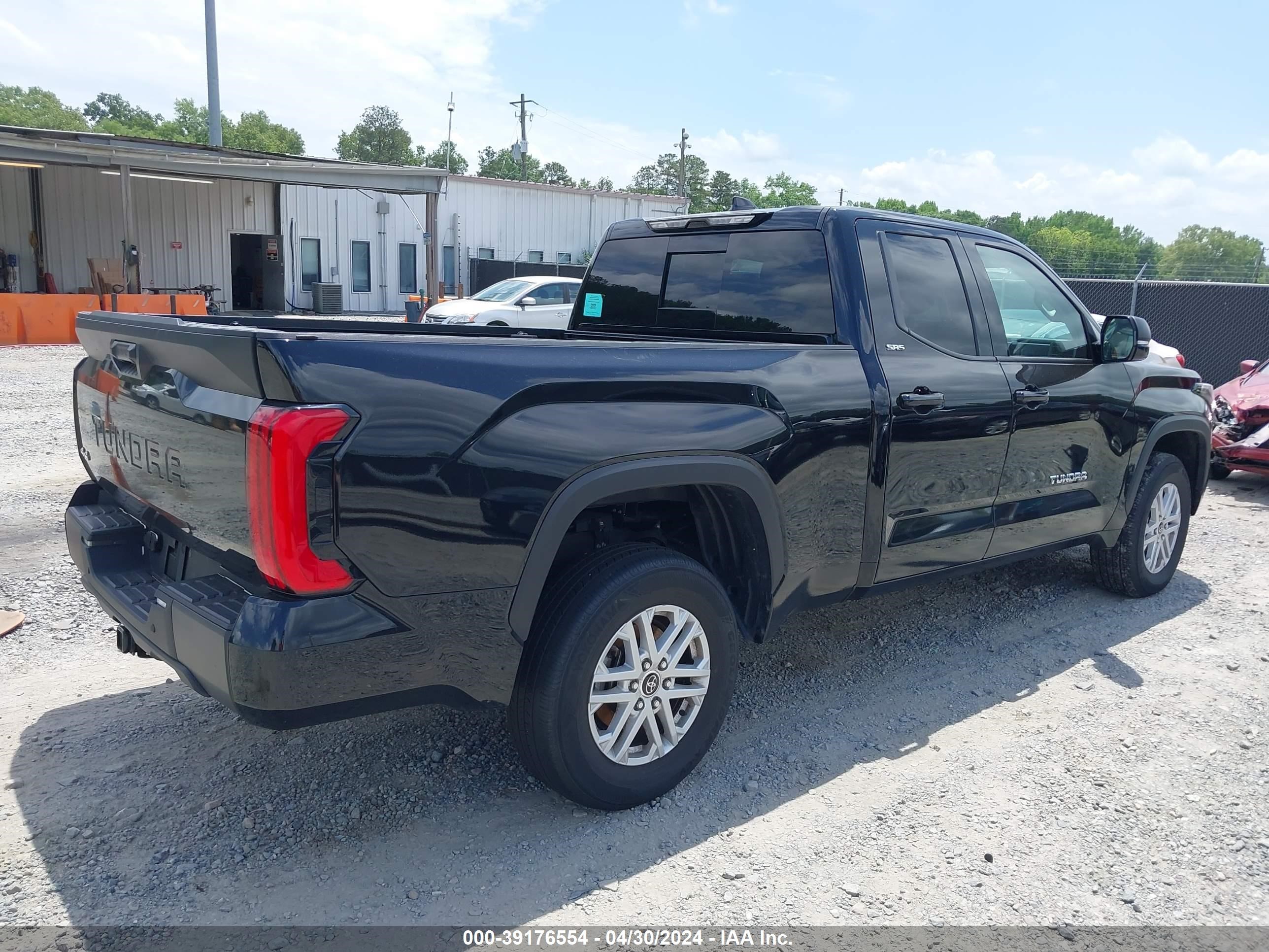 Photo 3 VIN: 5TFLA5DAXNX047352 - TOYOTA TUNDRA 