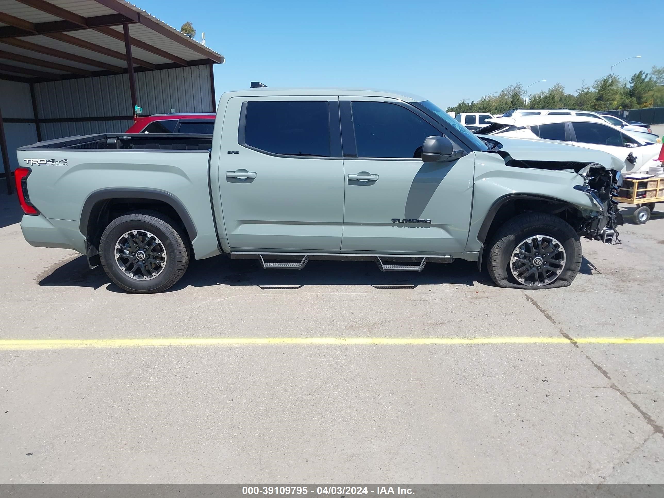 Photo 12 VIN: 5TFLA5DB7PX103176 - TOYOTA TUNDRA 