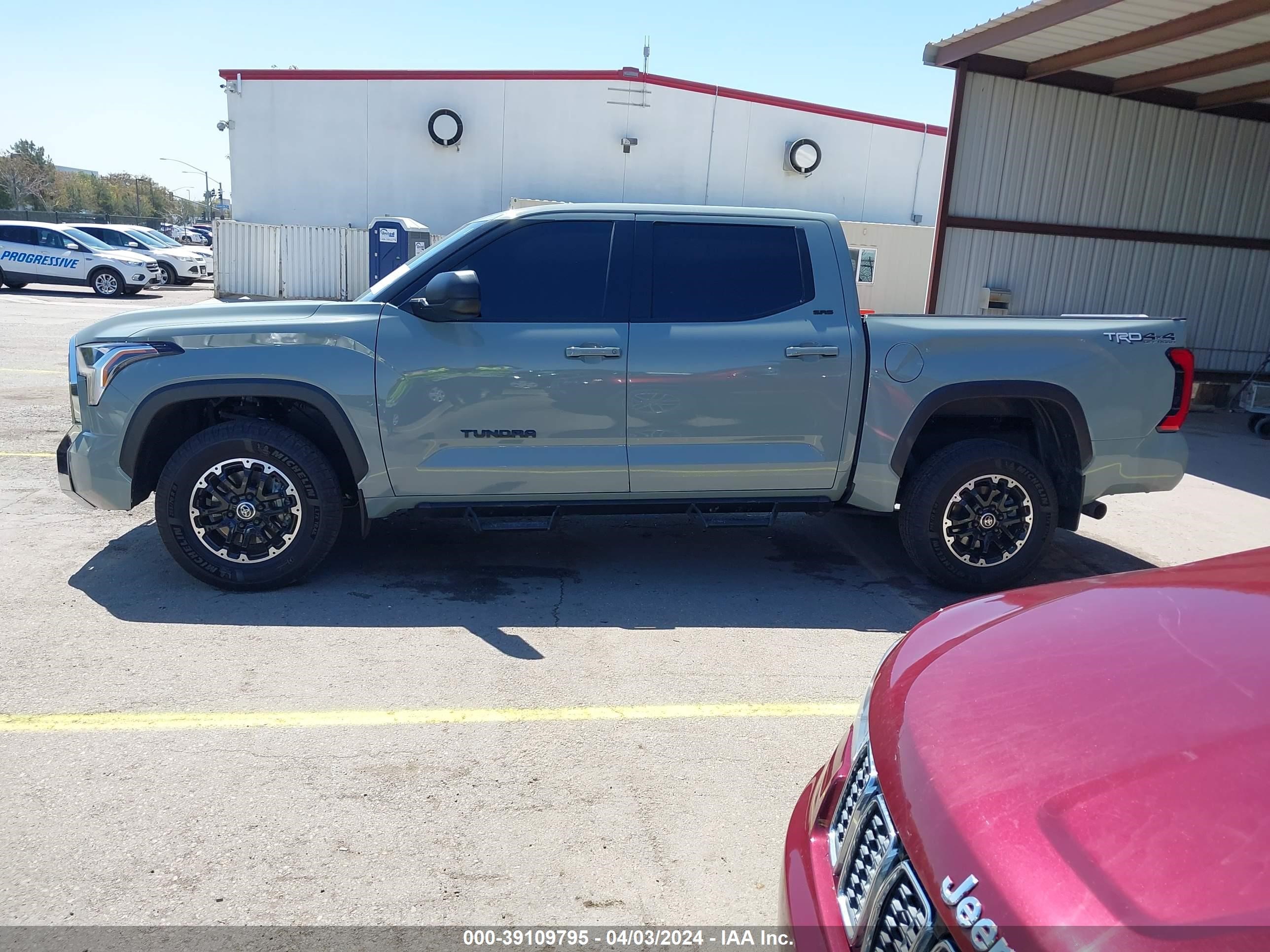 Photo 13 VIN: 5TFLA5DB7PX103176 - TOYOTA TUNDRA 