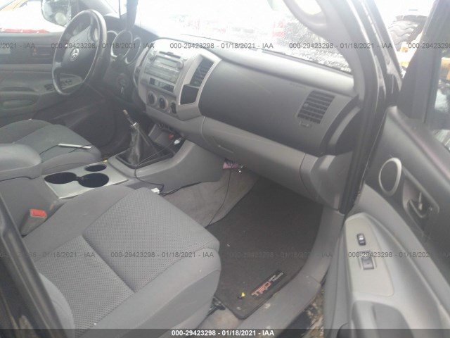 Photo 4 VIN: 5TFLU4EN0BX010728 - TOYOTA TACOMA 