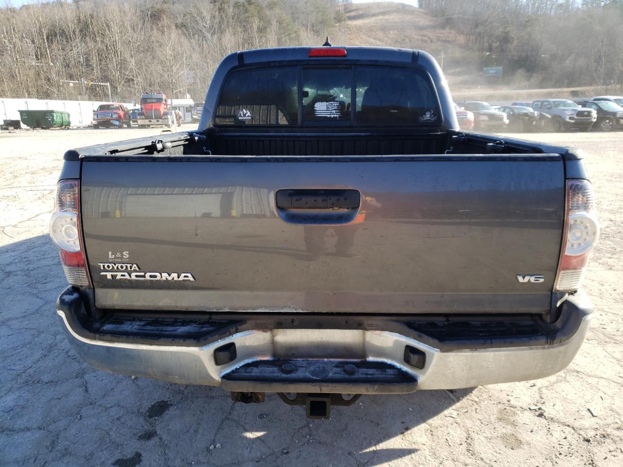 Photo 5 VIN: 5TFLU4EN0EX102006 - TOYOTA TACOMA 