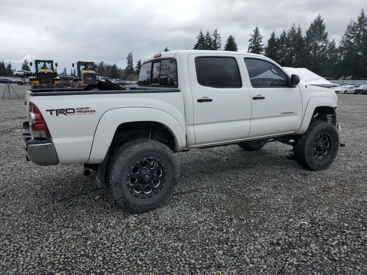 Photo 2 VIN: 5TFLU4EN1DX053493 - TOYOTA TACOMA 