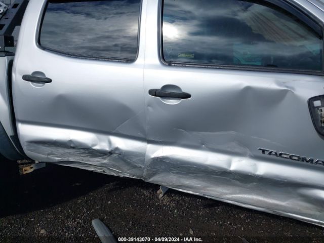 Photo 5 VIN: 5TFLU4EN1DX053607 - TOYOTA TACOMA 