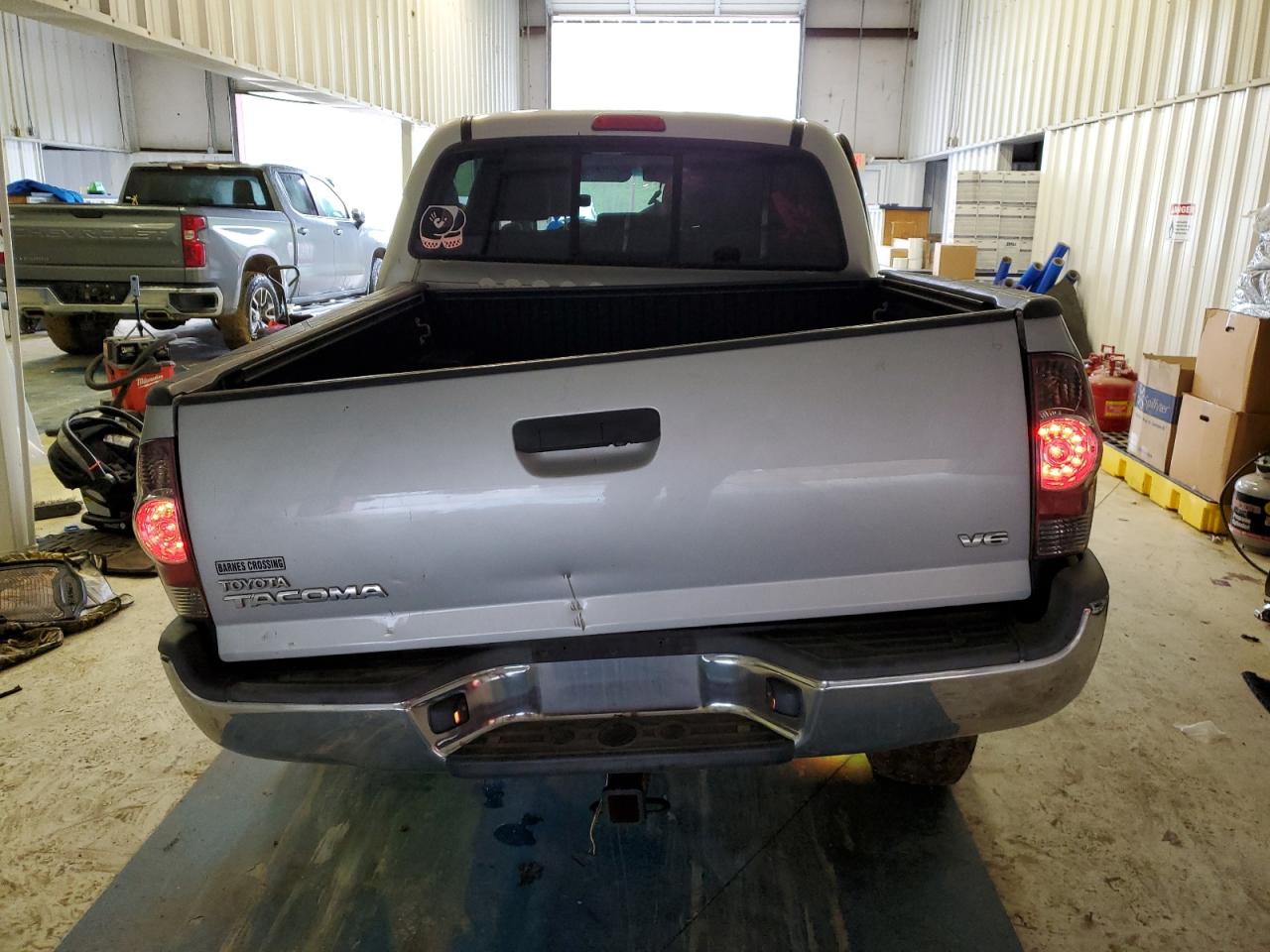 Photo 5 VIN: 5TFLU4EN1DX058399 - TOYOTA TACOMA 