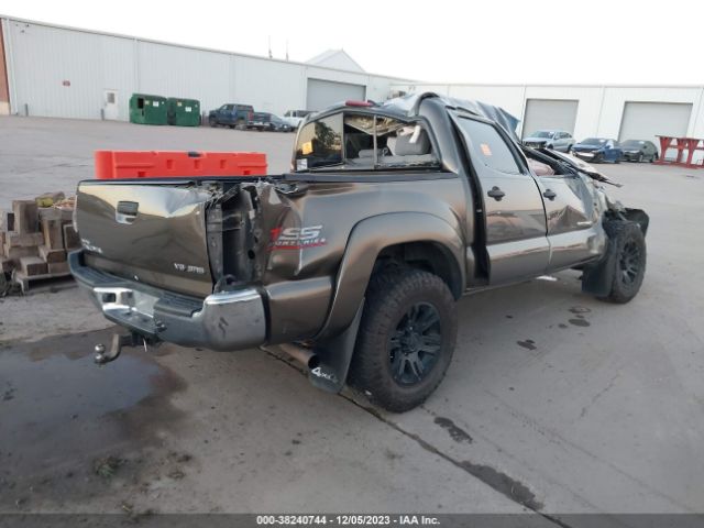 Photo 3 VIN: 5TFLU4EN1FX120242 - TOYOTA TACOMA 