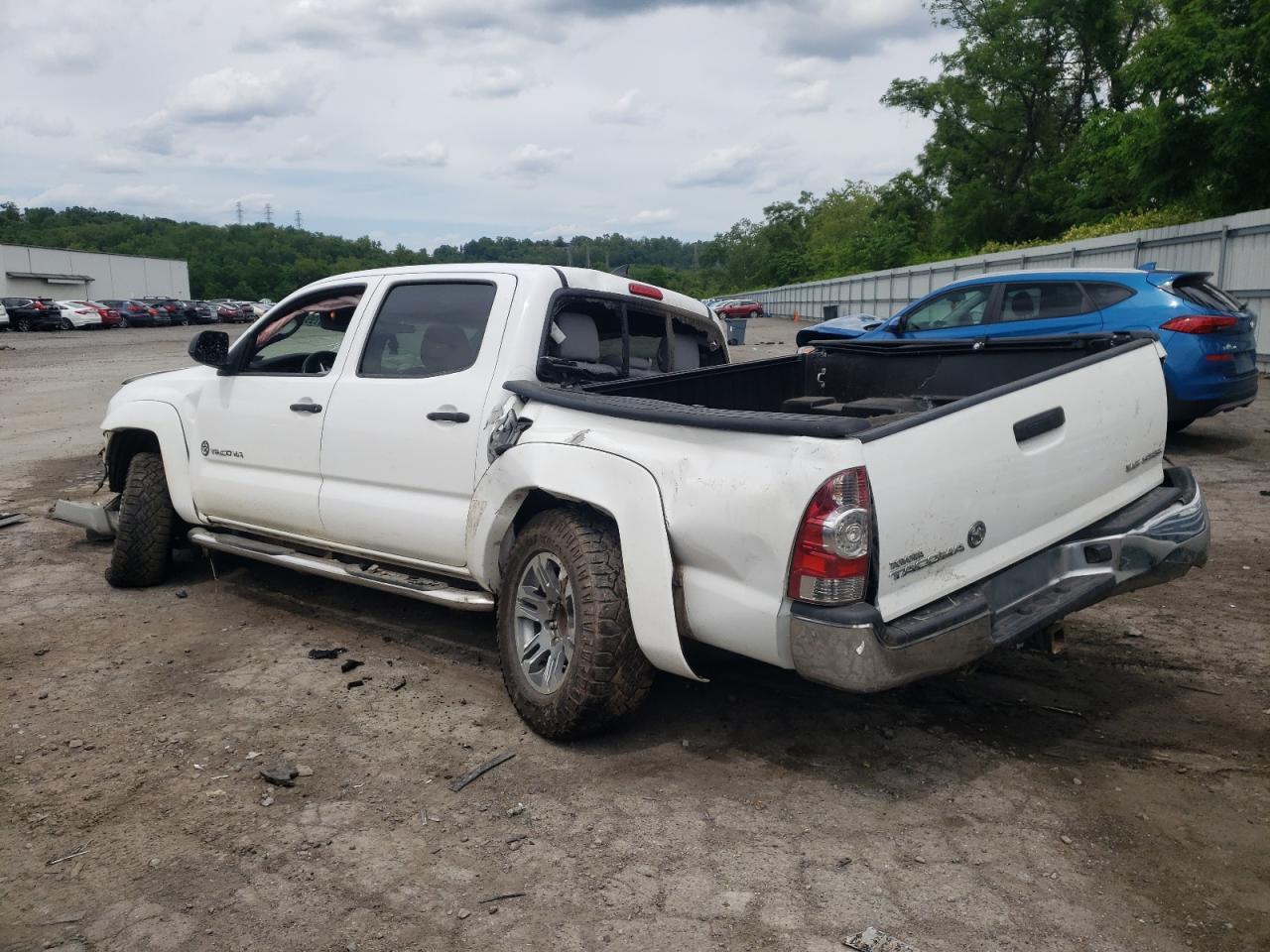 Photo 1 VIN: 5TFLU4EN1FX132858 - TOYOTA TACOMA 