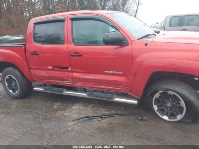 Photo 5 VIN: 5TFLU4EN2EX099013 - TOYOTA TACOMA 