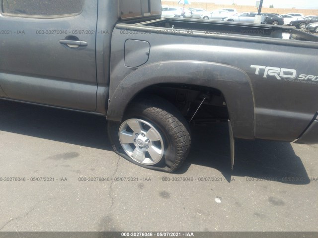 Photo 5 VIN: 5TFLU4EN2EX104369 - TOYOTA TACOMA 