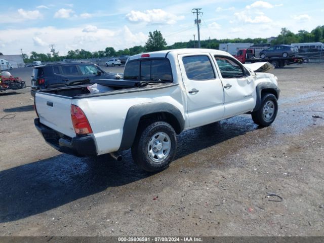 Photo 3 VIN: 5TFLU4EN2FX114076 - TOYOTA TACOMA 