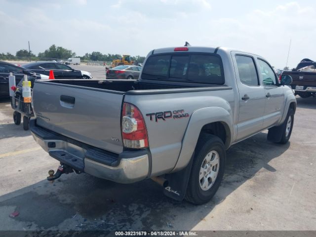 Photo 3 VIN: 5TFLU4EN2FX114837 - TOYOTA TACOMA 