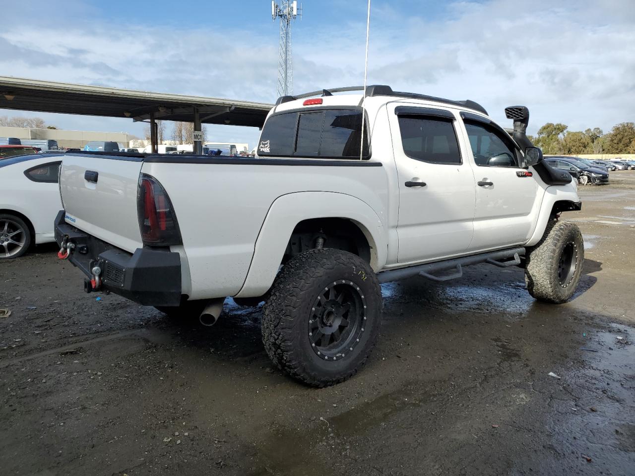 Photo 2 VIN: 5TFLU4EN2FX133436 - TOYOTA TACOMA 