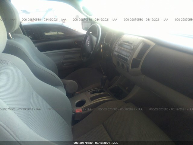 Photo 4 VIN: 5TFLU4EN3BX018743 - TOYOTA TACOMA 