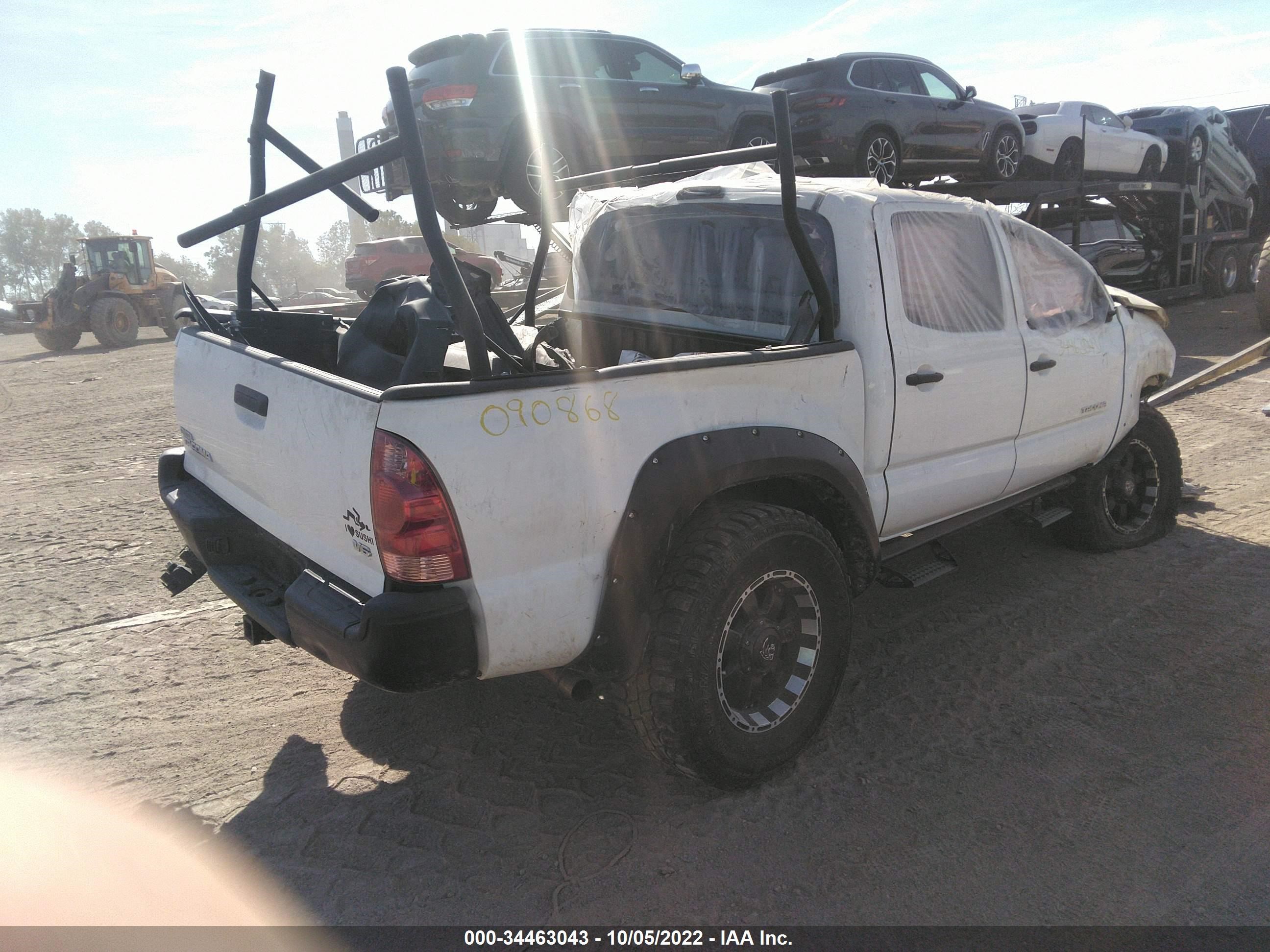 Photo 3 VIN: 5TFLU4EN3EX090868 - TOYOTA TACOMA 