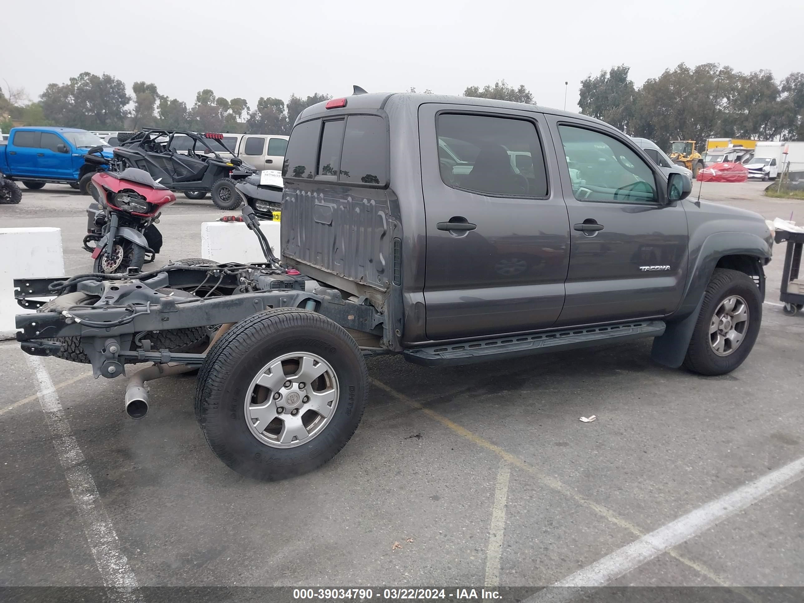 Photo 13 VIN: 5TFLU4EN3FX114426 - TOYOTA TACOMA 