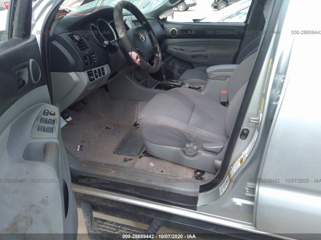 Photo 4 VIN: 5TFLU4EN4BX002857 - TOYOTA TACOMA 