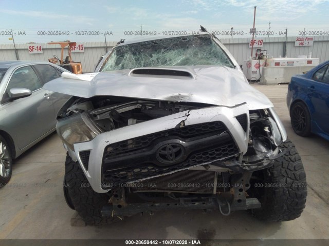 Photo 5 VIN: 5TFLU4EN4BX002857 - TOYOTA TACOMA 