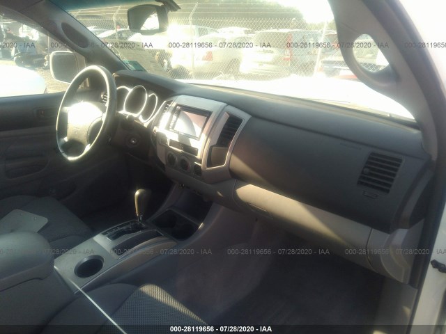 Photo 4 VIN: 5TFLU4EN4BX016368 - TOYOTA TACOMA 