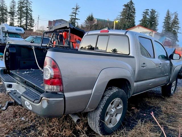 Photo 3 VIN: 5TFLU4EN4EX088434 - TOYOTA TACOMA DOU 