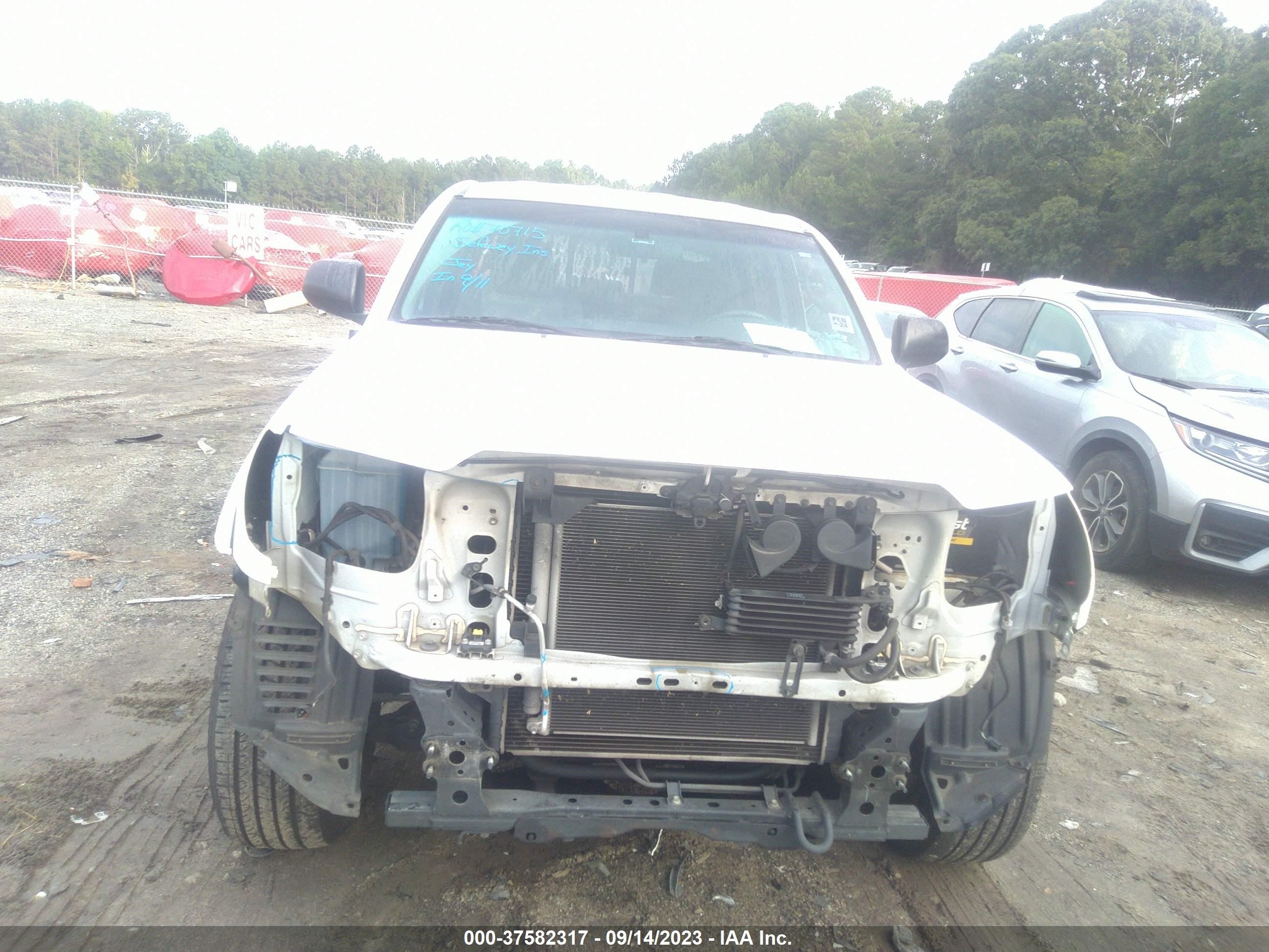 Photo 11 VIN: 5TFLU4EN5FX133978 - TOYOTA TACOMA 