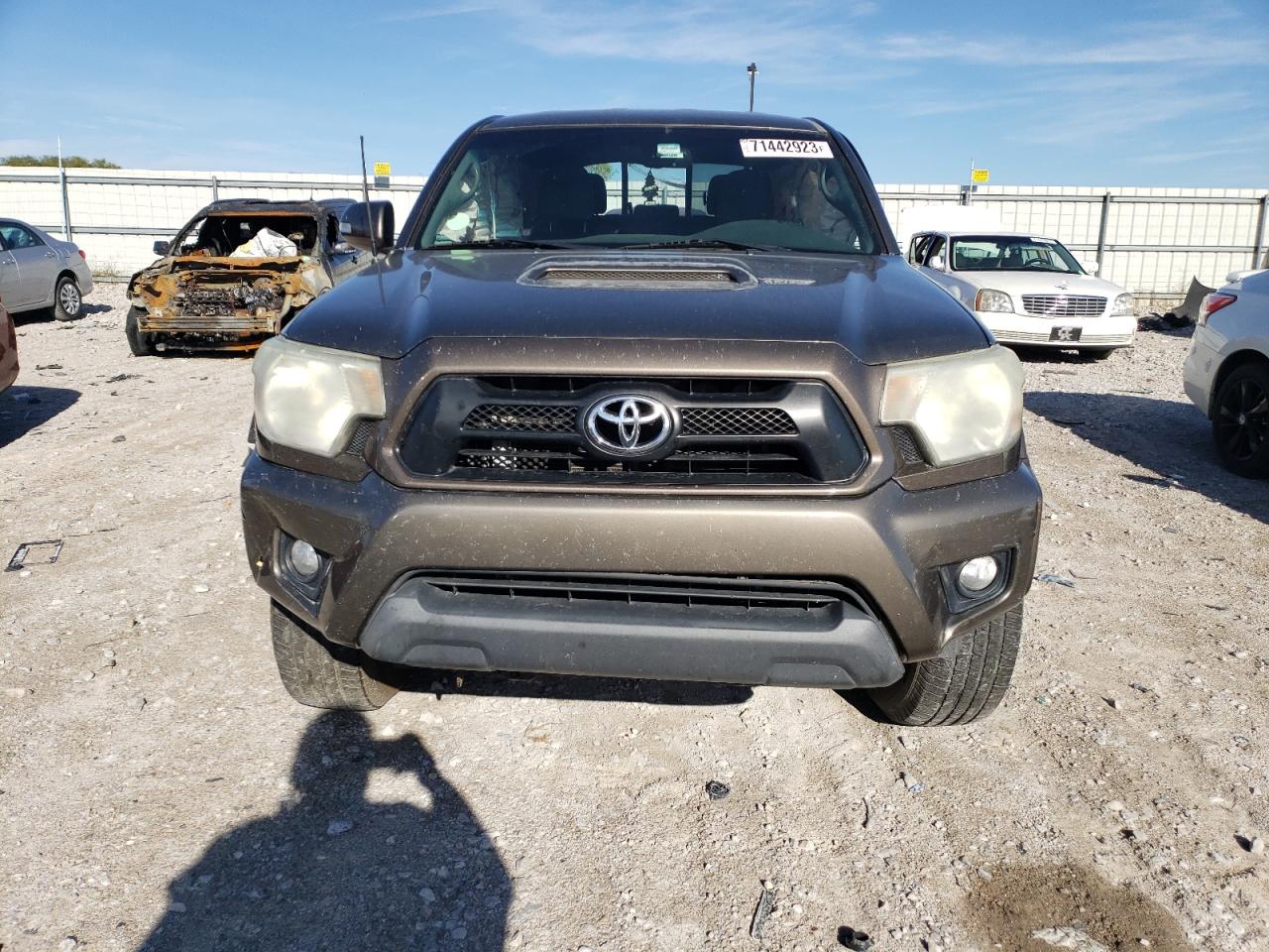 Photo 4 VIN: 5TFLU4EN6DX071259 - TOYOTA TACOMA 