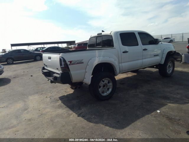 Photo 3 VIN: 5TFLU4EN6FX126862 - TOYOTA TACOMA 