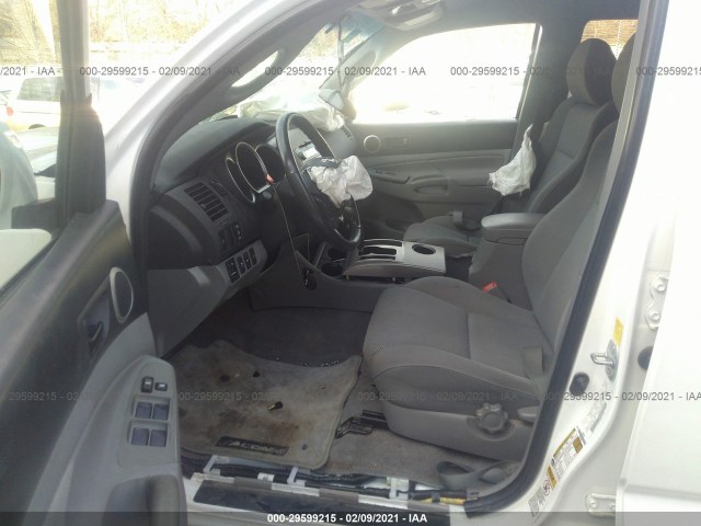 Photo 4 VIN: 5TFLU4EN7BX008345 - TOYOTA TACOMA 