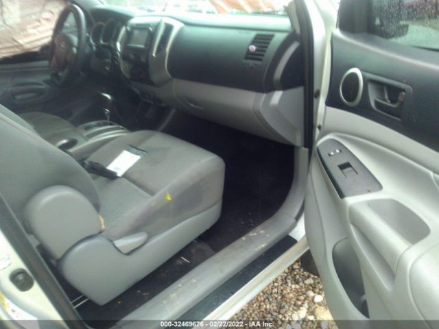 Photo 4 VIN: 5TFLU4EN7DX061193 - TOYOTA TACOMA 