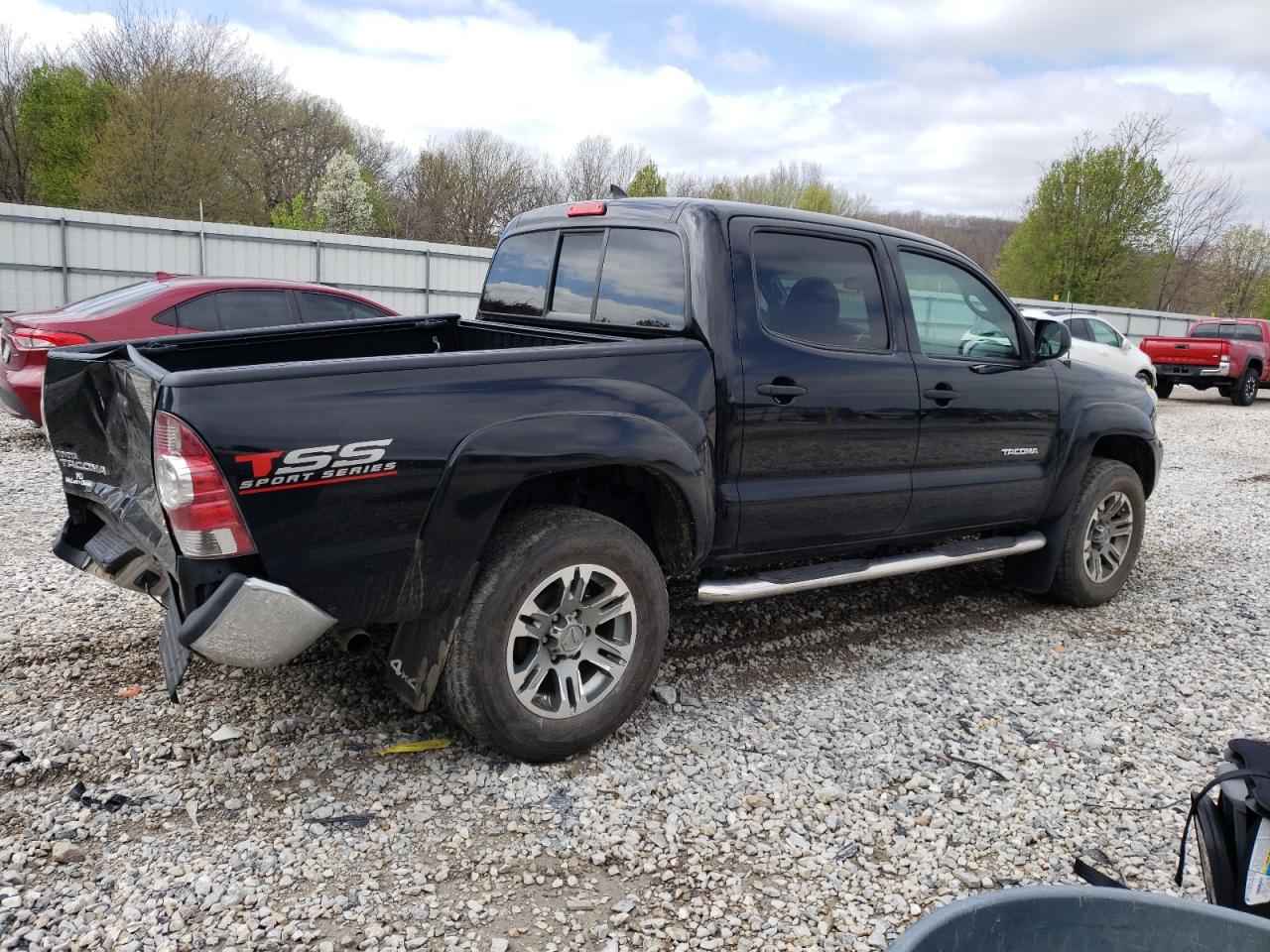 Photo 2 VIN: 5TFLU4EN7FX143718 - TOYOTA TACOMA 